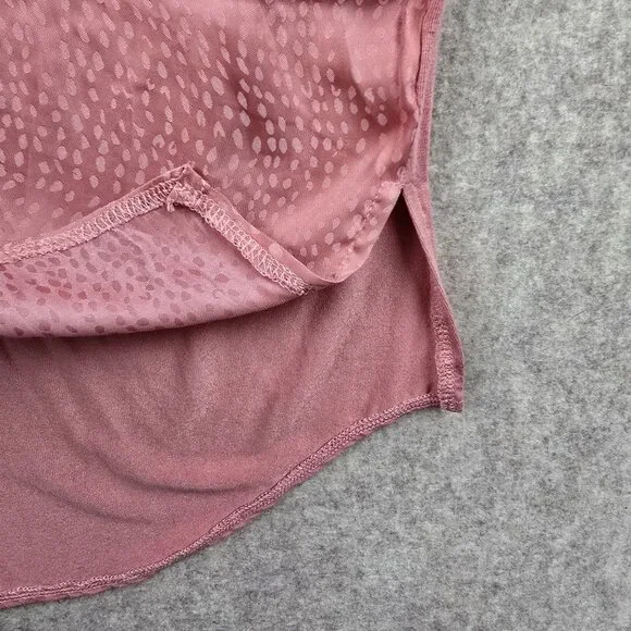 Lane Bryant Womens Plus Blouse Pink Size 26/28 Lightweight Textured Button Front - Picture 4 of 9